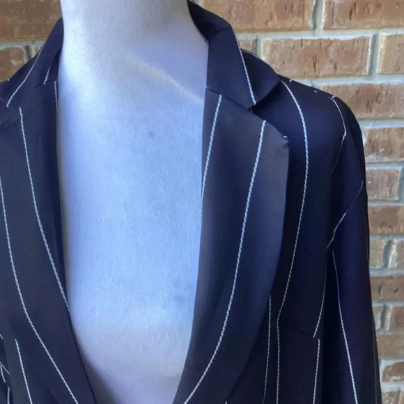 Elegant Stripe Blazer - Picture 2 of 5
